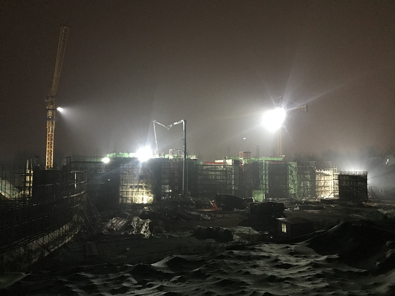 节制闸彻夜浇筑混凝土_副本.jpg