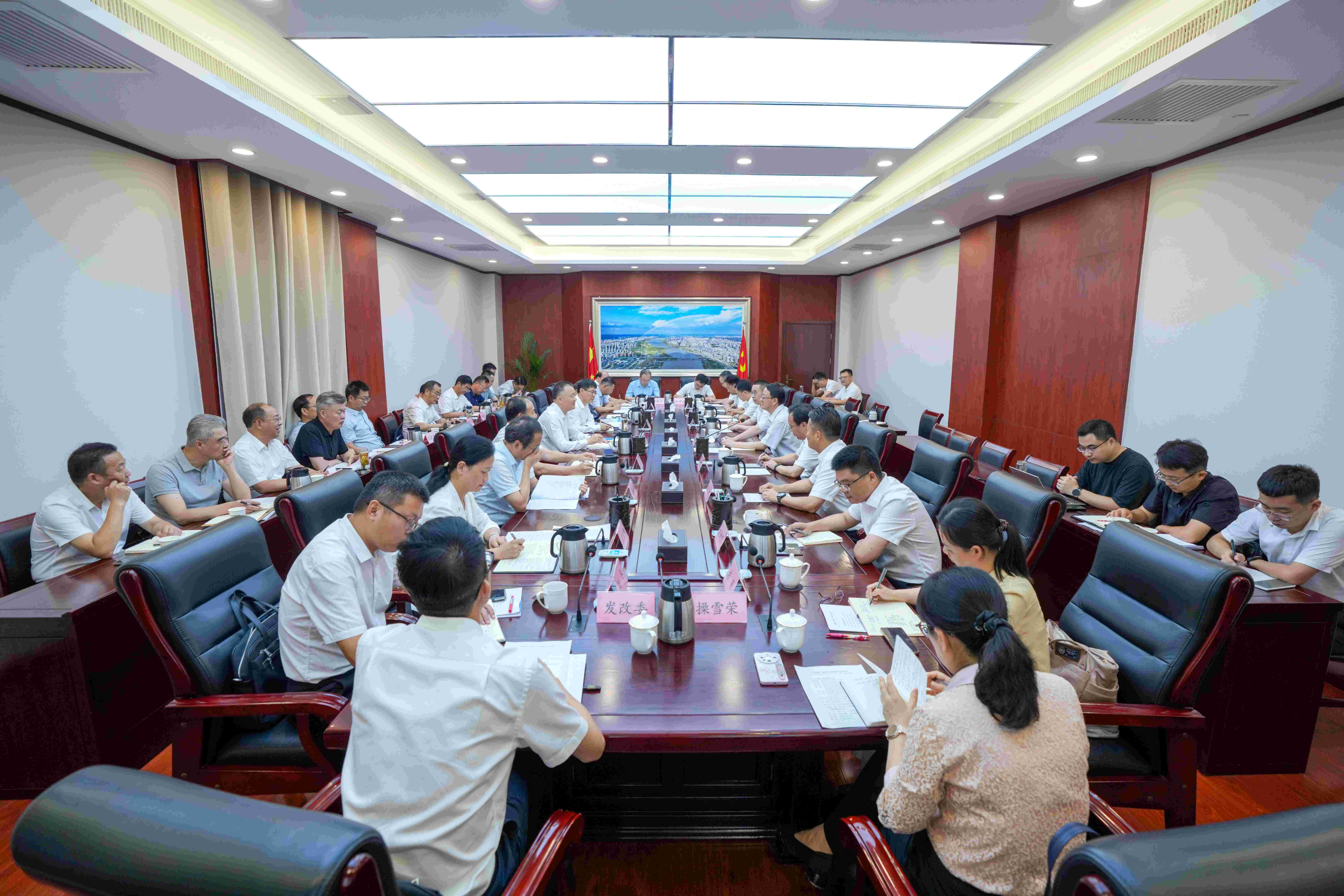 杨书记-小.jpg